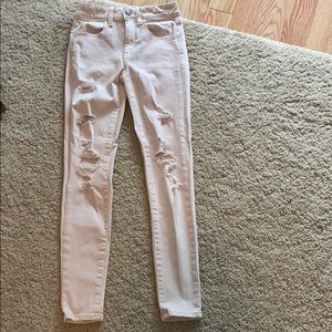 Light pink ripped American eagle jeans
